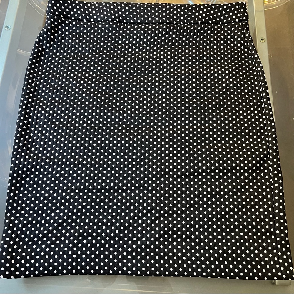 Elle Classic Black and White Pencil Skirt
